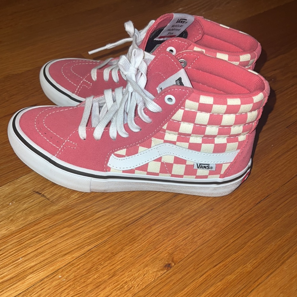 Vans, pink suede , pro skateboard sneakers, Us mens 5.5 that’s a womens size 7.